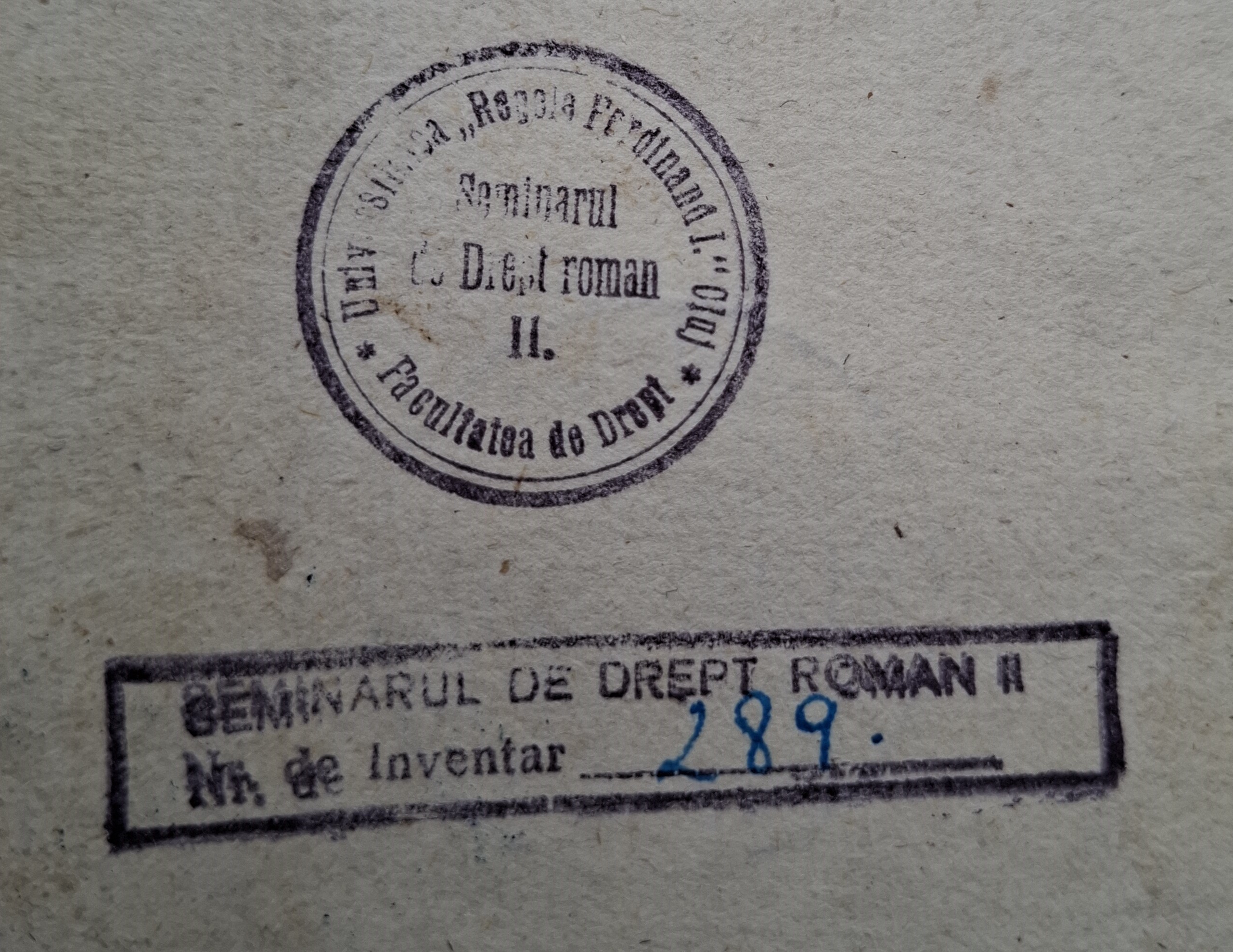ziua_cartilor_vechi_imaginea_16._stampila_universitatea_regele_ferdinand_i_cluj_facultatea_de_drept_seminarul_de_drept_roman.jpg
